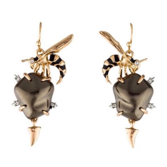 Hornet Drop Earrings Faux Baroque Pearl 